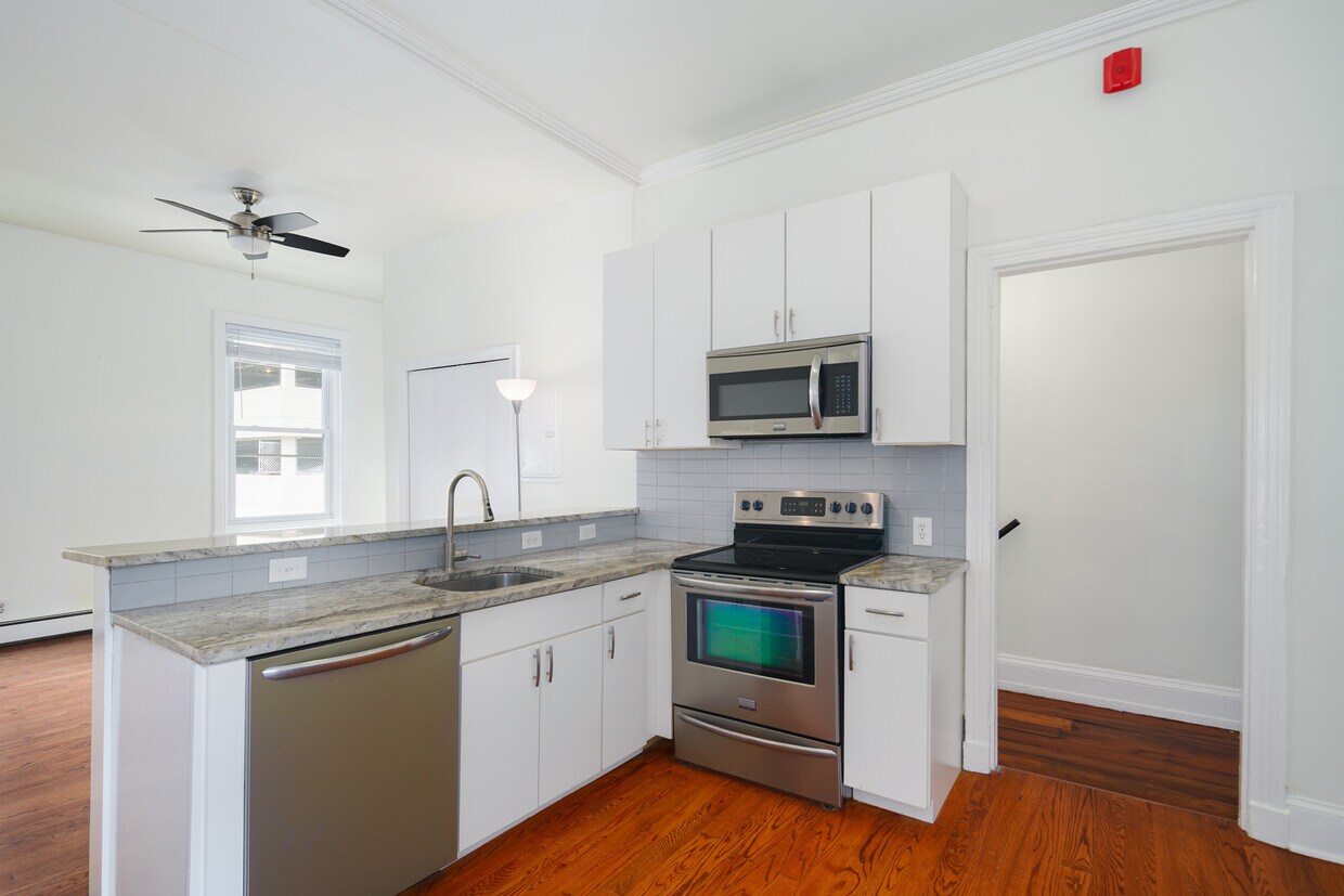 Primary Photo - 37 S 19th St