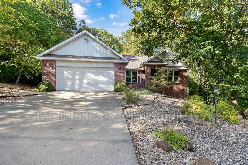 Foto principal - 12 Williamsburg Ln E