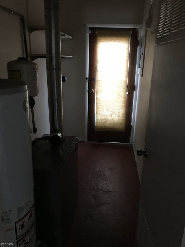 Foto del edificio - 1 br, 1 bath Duplex - 4440 Brenton Ave