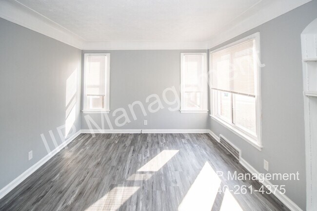 Building Photo - 11915 Granger Rd