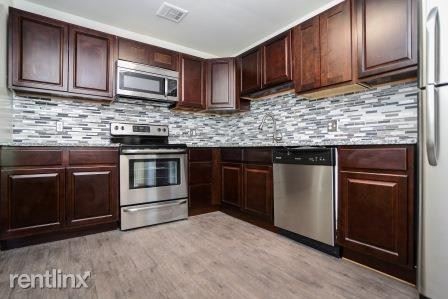 Foto principal - 2803 Stanbridge St