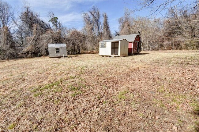 Foto del edificio - 4574 Calhoun Dr