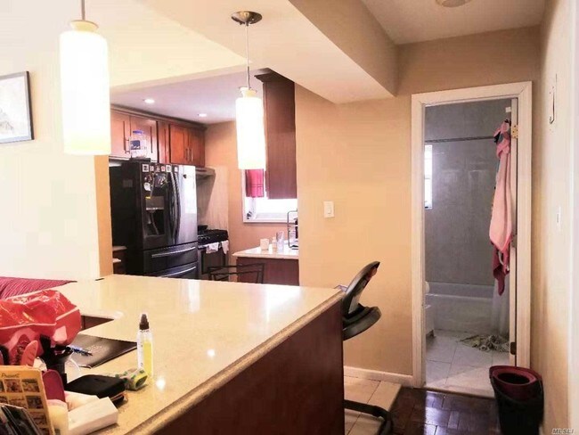 Foto del edificio - 42-65-65 Kissena Blvd