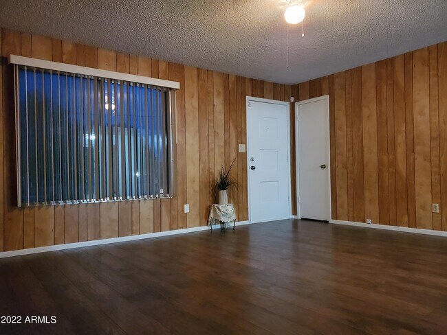 Building Photo - 6144 N 30th Ave