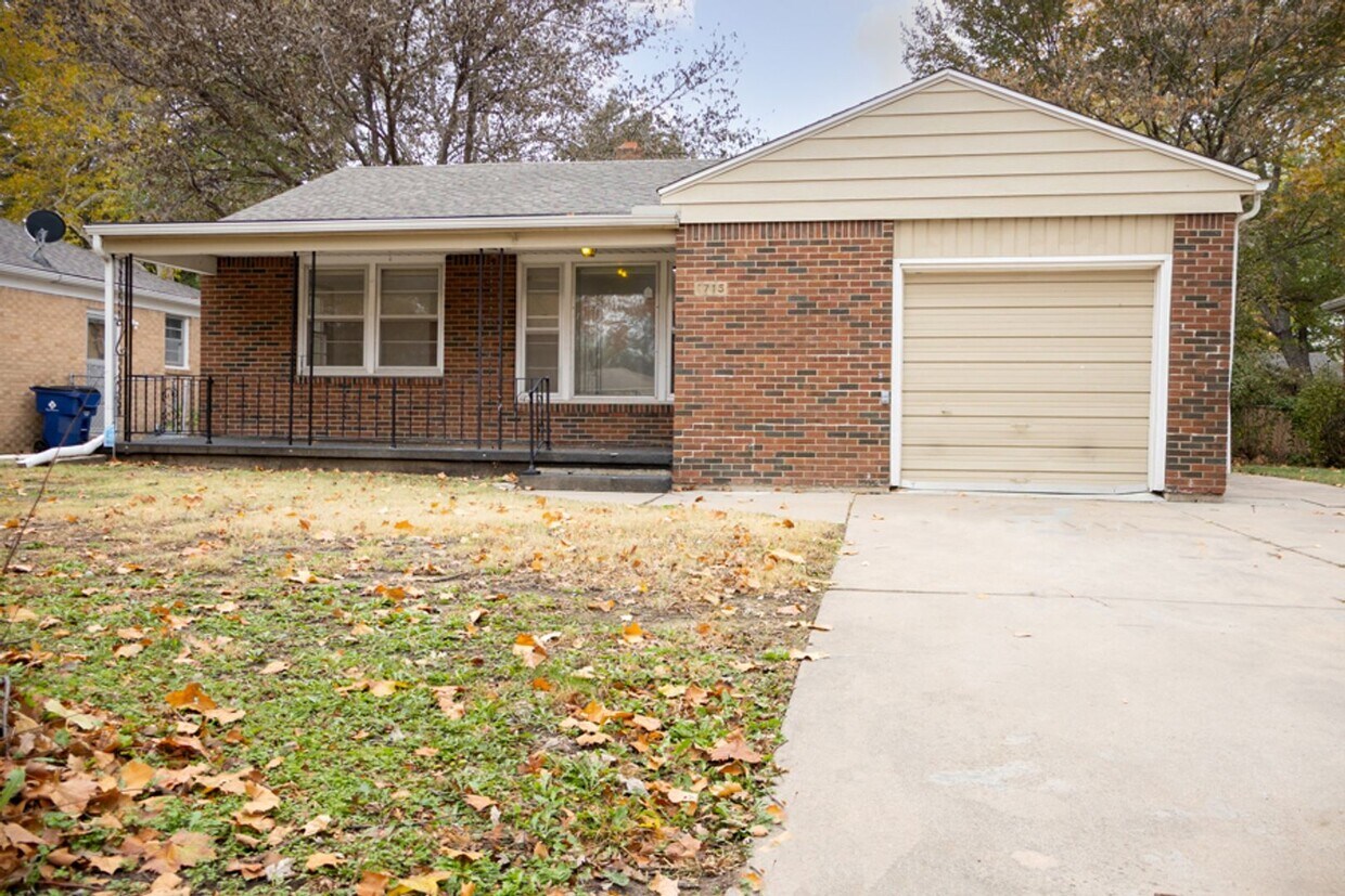 Primary Photo - 1715 S Fabrique Dr