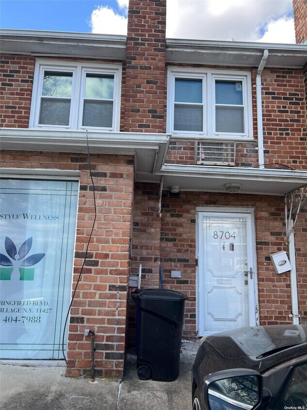 Foto principal - 87-4 Springfield Blvd