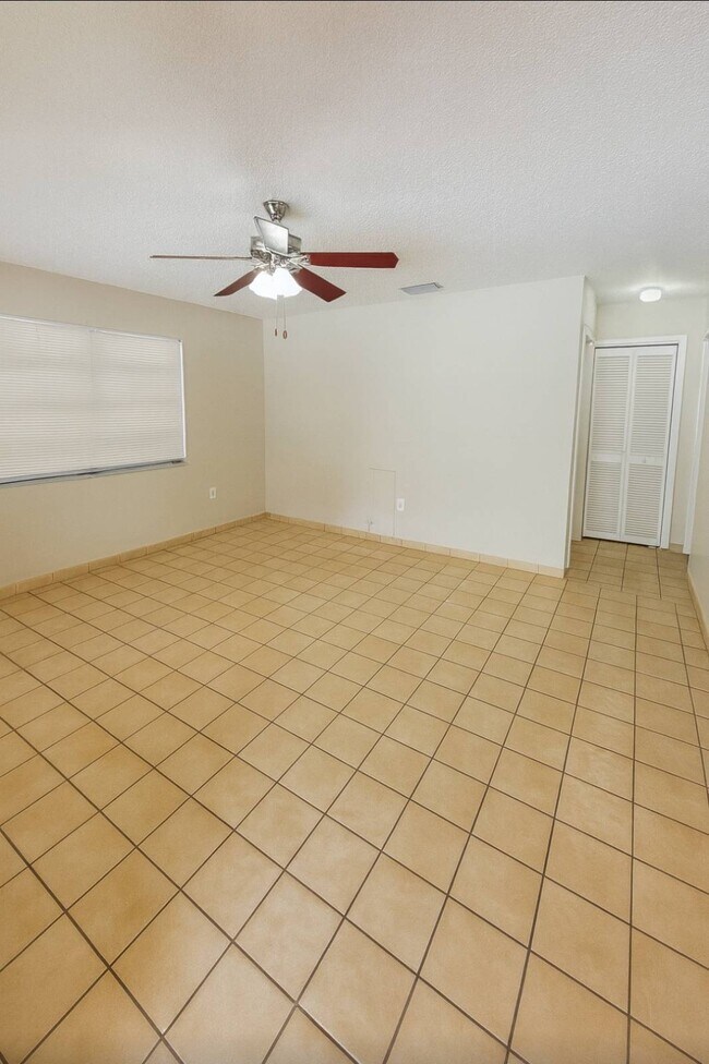 Foto del edificio - 3192 SW 25th Ter