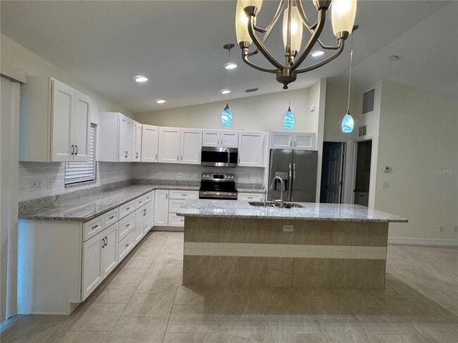 Building Photo - 2750 Carolina St