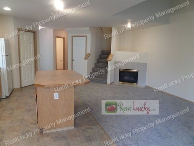 Building Photo - Parisi-Lakewood Duplex