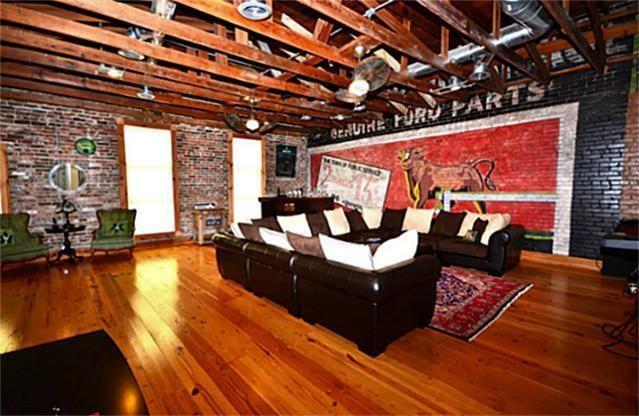 Foto del edificio - 308 S College St