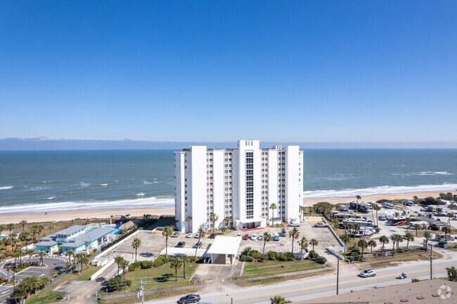 Aerial Photo - Van Lee Condominiums