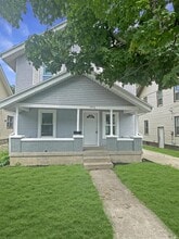 Building Photo - 1956 Huizen Ave SW