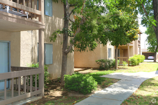 Building - Shadow Springs Apartments