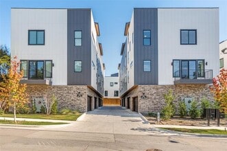 Building Photo - 2206 Arroyo Ave