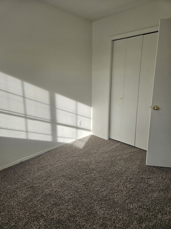 Foto del edificio - Welcome to this stunning 3-bedroom, 2.5-bathroom home located in the vibrant city of Nampa, ID.