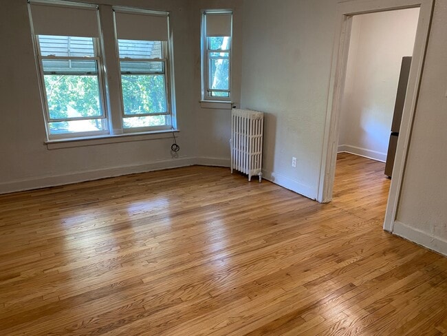 Living Area - 375 W Grand Blvd