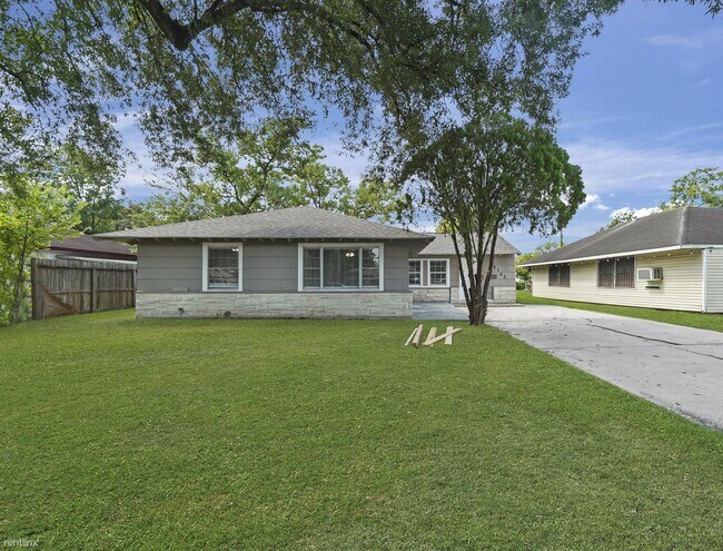 Foto del edificio - 3 br, 2 bath House - 5142 Hull St