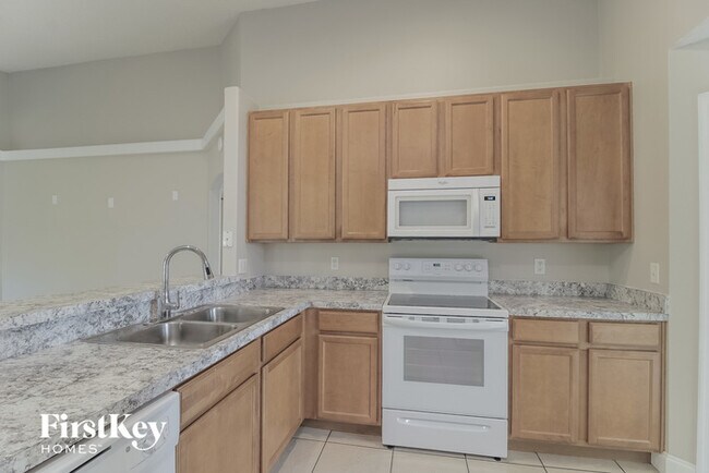 Building Photo - 6803 Knightswood Dr