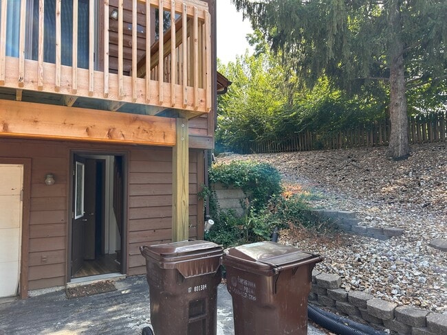 Building Photo - 234 Cedar Grove Dr