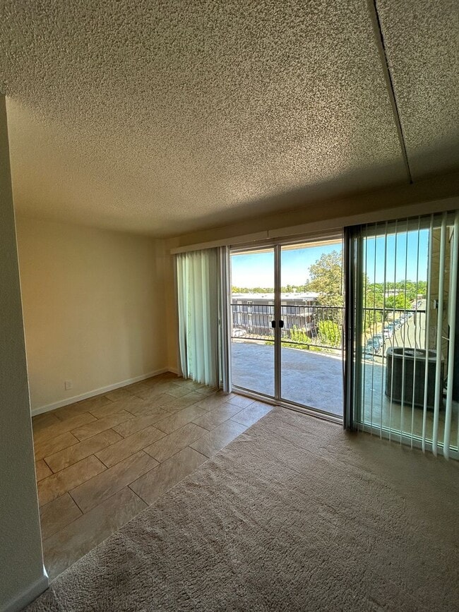 Foto del edificio - 2 Bedroom Corner Condo Available at Spanis...