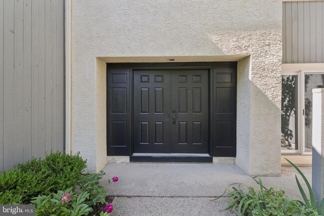 Building Photo - 911 Chanticleer