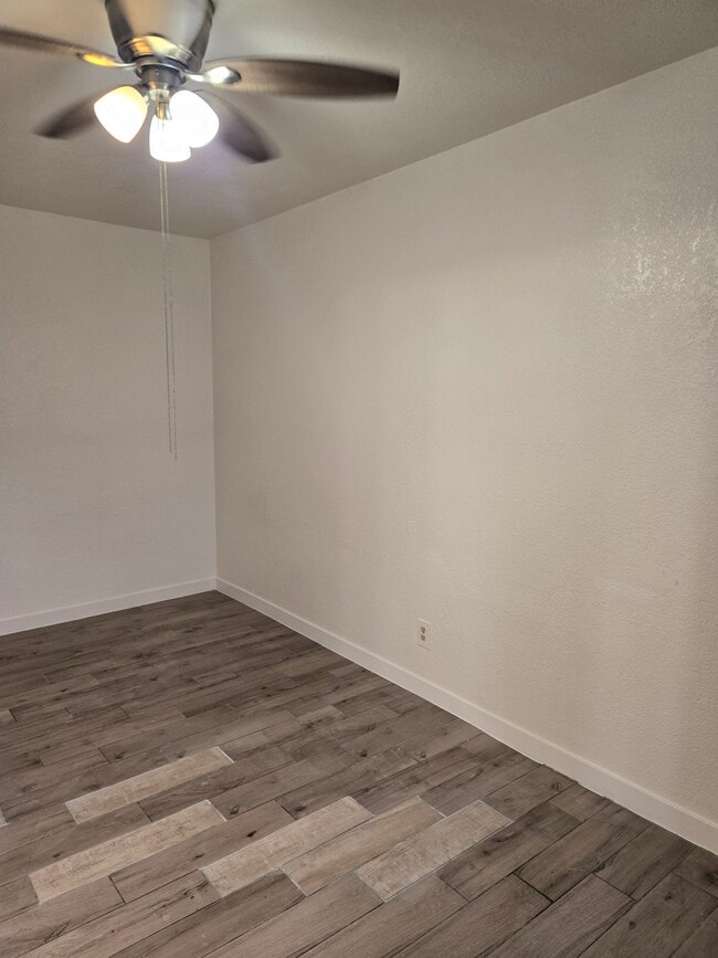 Foto del edificio - 139 W Manchester Blvd