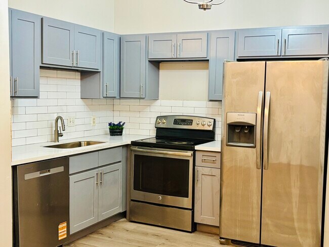 Foto del edificio - 2403 Chimneystone Cir