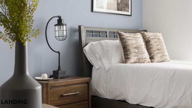 Building Photo - 302 13th St S