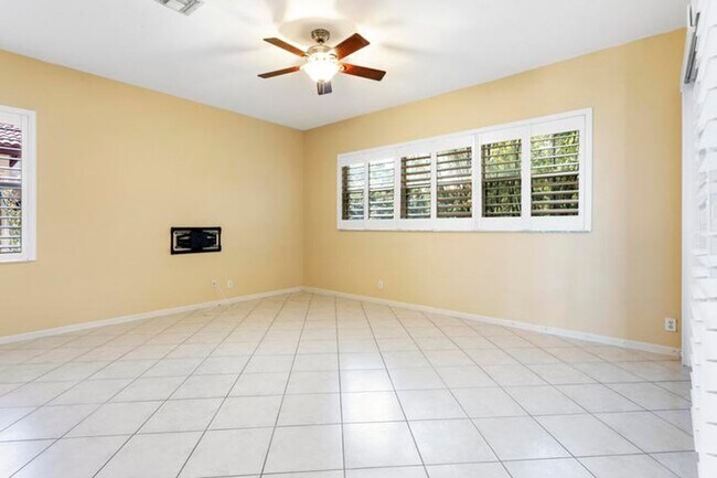 Foto del edificio - 3366 Harness Cir