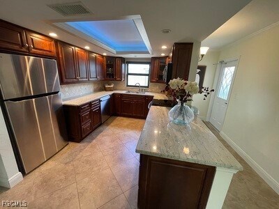 Building Photo - 4525 Country Club Blvd