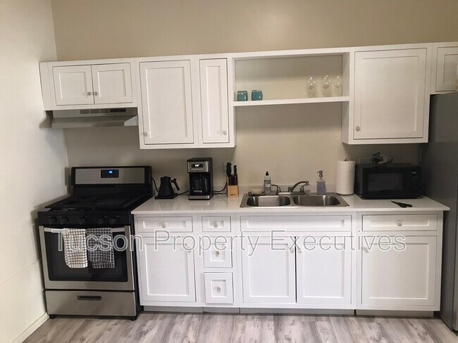 Foto del edificio - 343 S Convent Ave