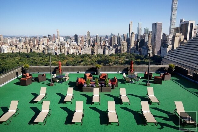 Building Photo - Spacious Manhattan apartment withmany amen...