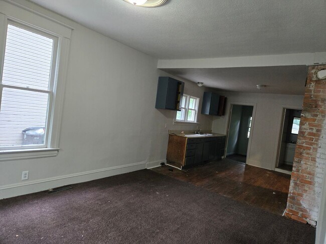 Foto del edificio - 615 W Foster Pkwy