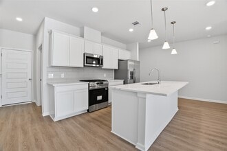 Building Photo - 2615 Ryon Falls Dr