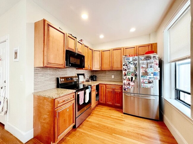 Building Photo - Central Brookline Location, Heat, Hot Wate...