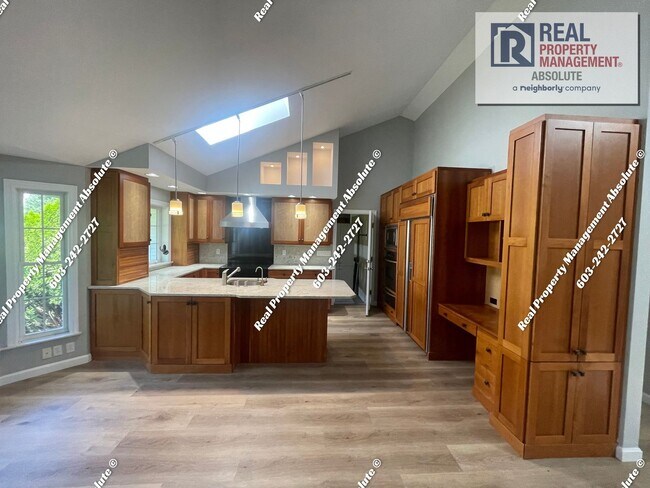 Foto del edificio - Beautiful 4 Bedroom Condo