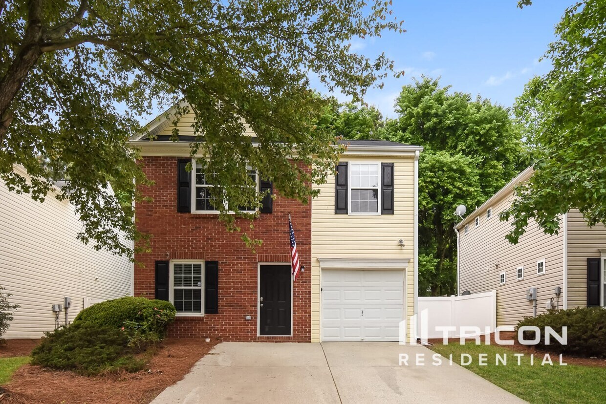 Primary Photo - 221 Osmanthus Way
