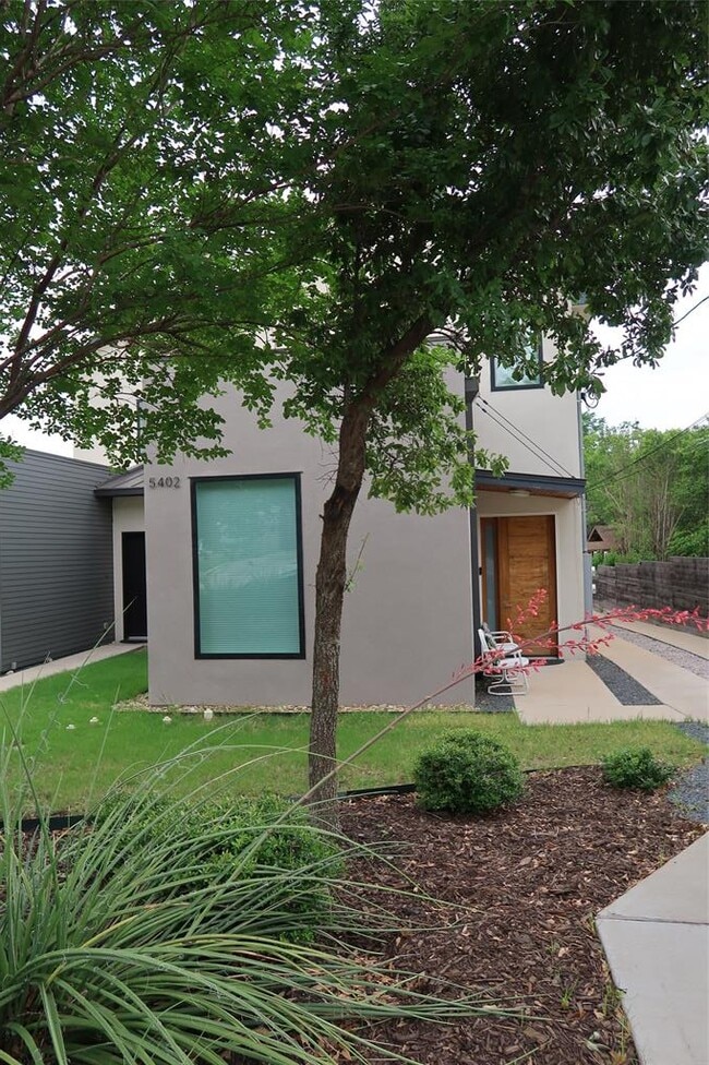 Building Photo - 5402 Woodrow Ave