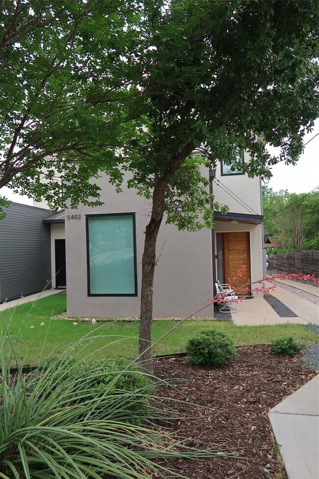 Foto del edificio - 5402 Woodrow Ave