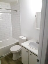 Building Photo - 434 Palace Rd