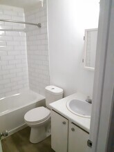 Building Photo - 434 Palace Rd