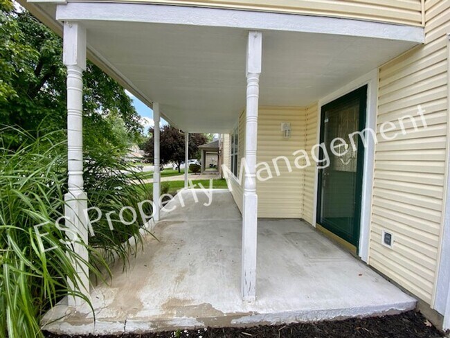 Building Photo - Gorgeous 3 Bedroom 2.5 Bath Home in Westmere- AVON