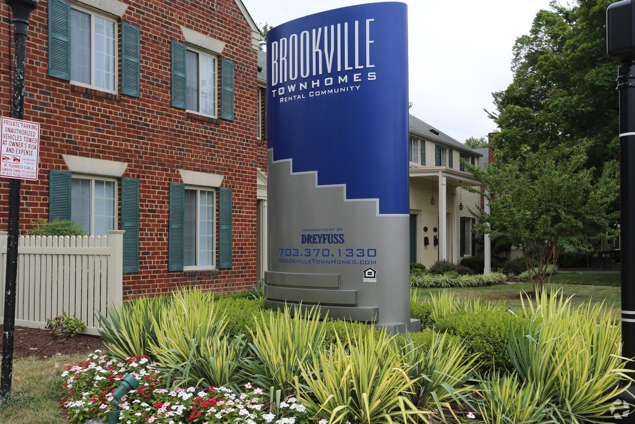 Foto principal - Brookville Townhomes