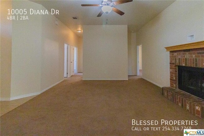 Building Photo - 10005 Diana Dr