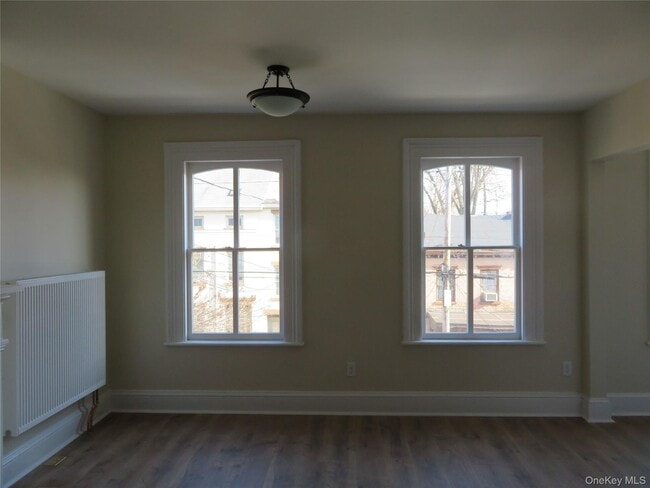 Building Photo - 168 Lander St