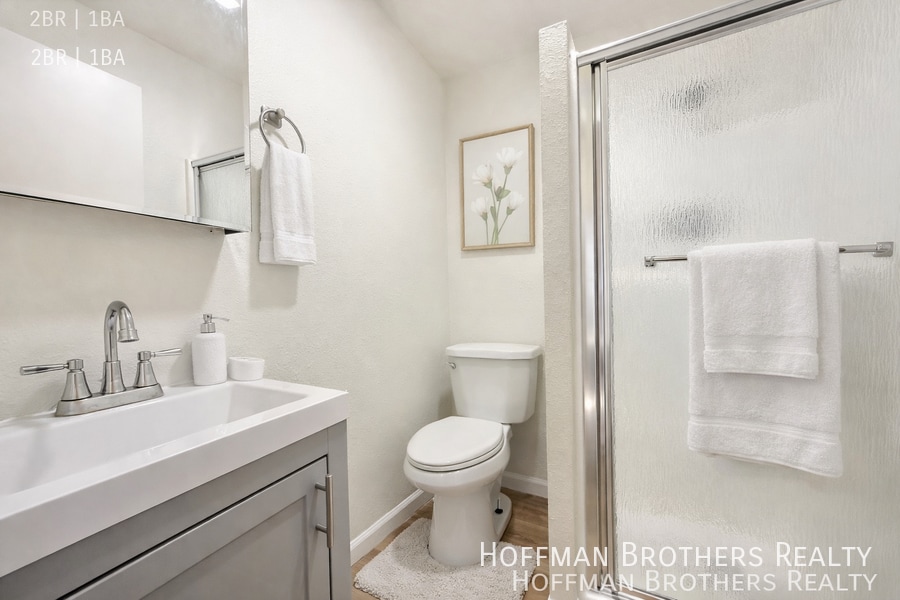 Building Photo - 2741 S Orange Dr