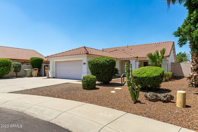 Building Photo - 6628 W Acapulco Ln