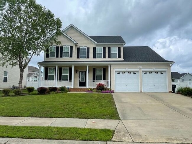 Building Photo - 46820 Shelton Dr