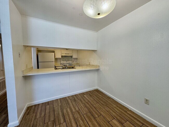 Foto del edificio - 736 Courthouse Rd