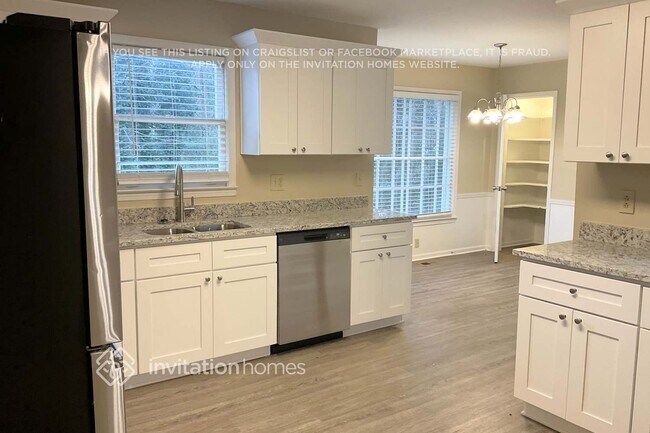 Building Photo - 651 Willow Ridge Dr NE